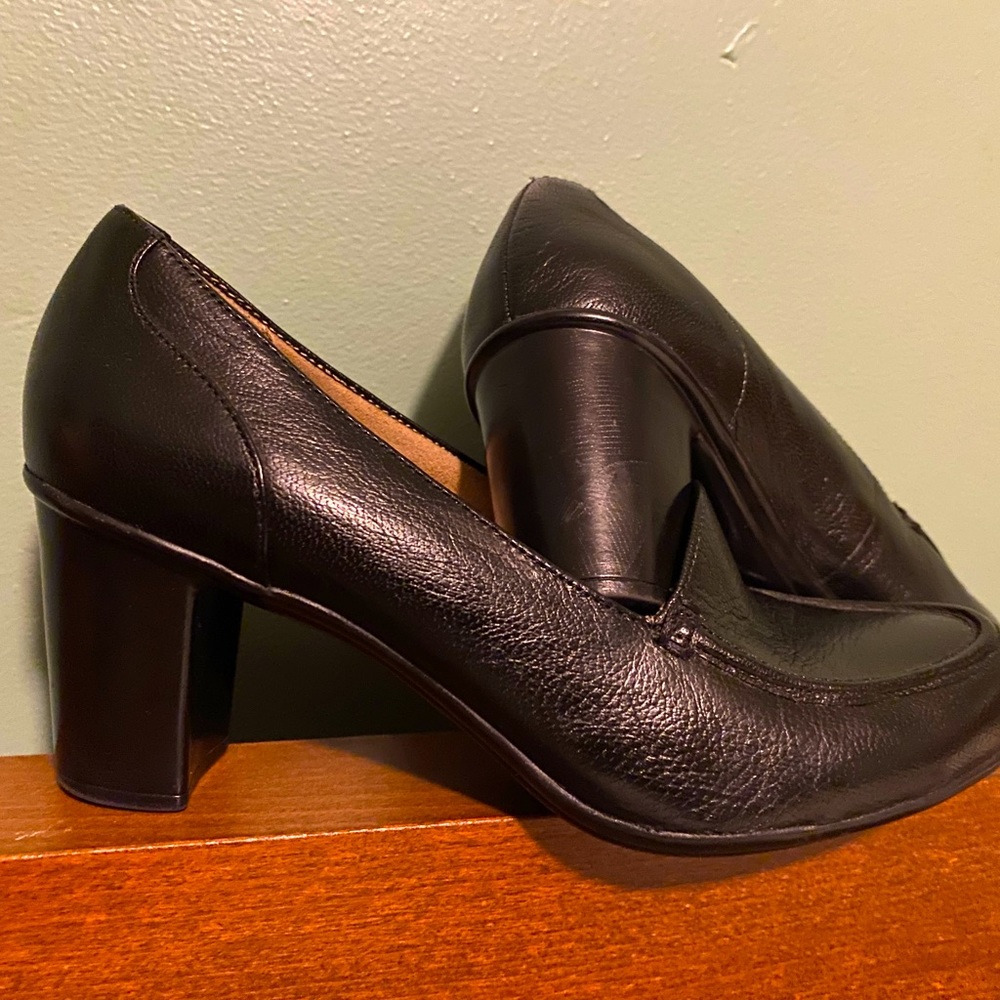 NATURALIZER LOAFERS w/BLOCK HEEL